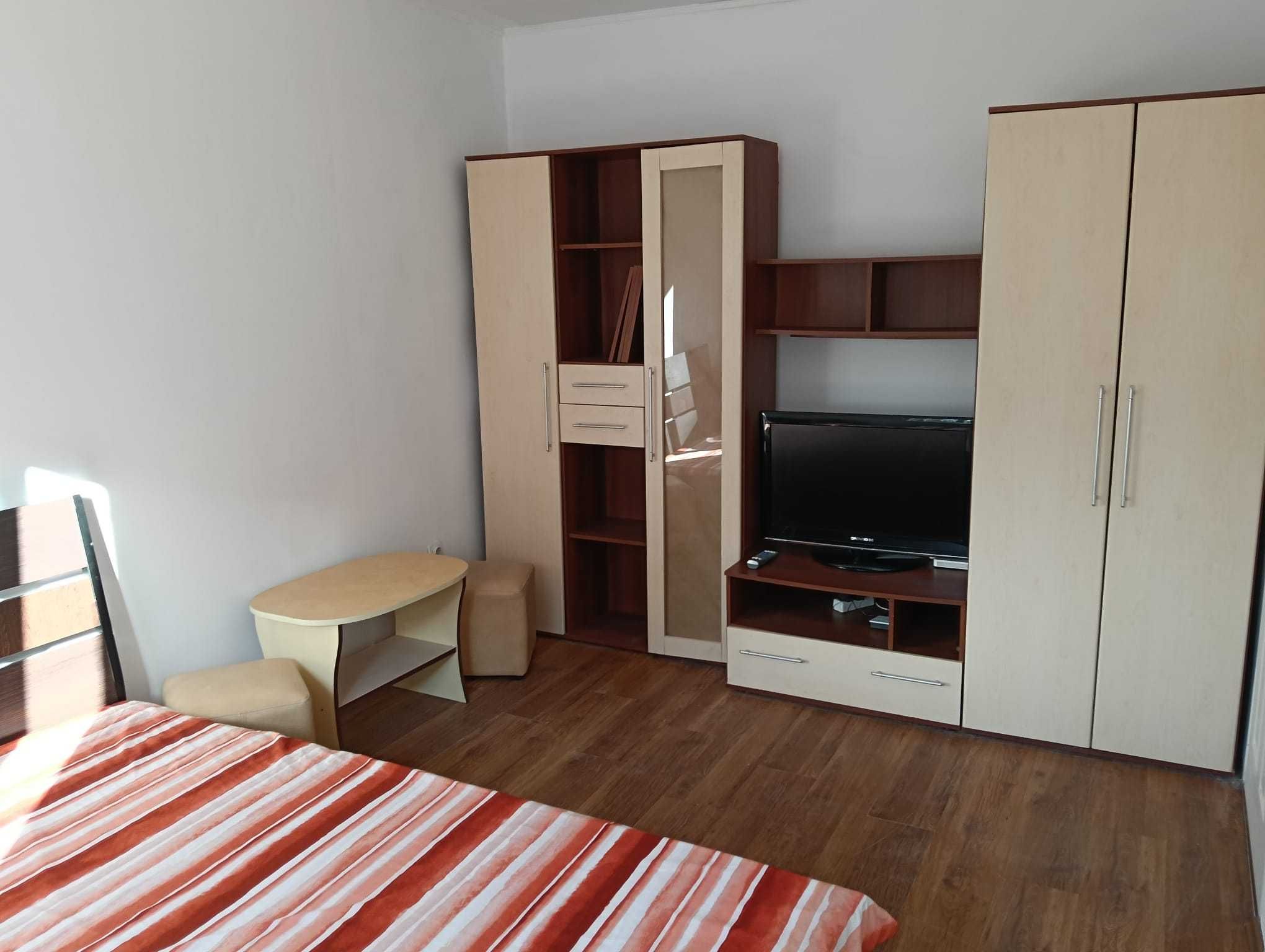 Inchiriez apartament cu 1 cam buc baie 30 mp zona spital weekend WIBE