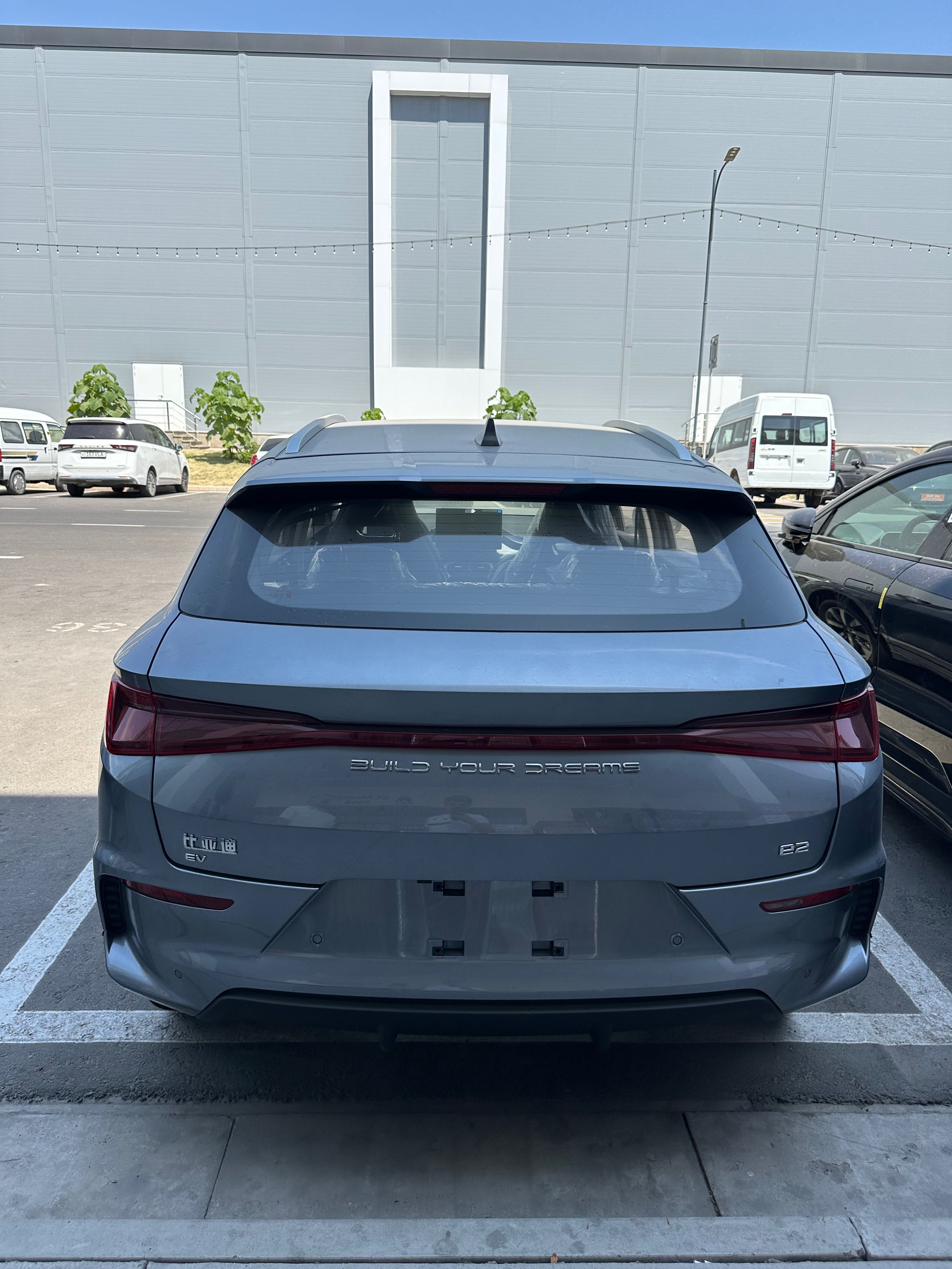 BYD E2 мокрый асфальт рестайлинг