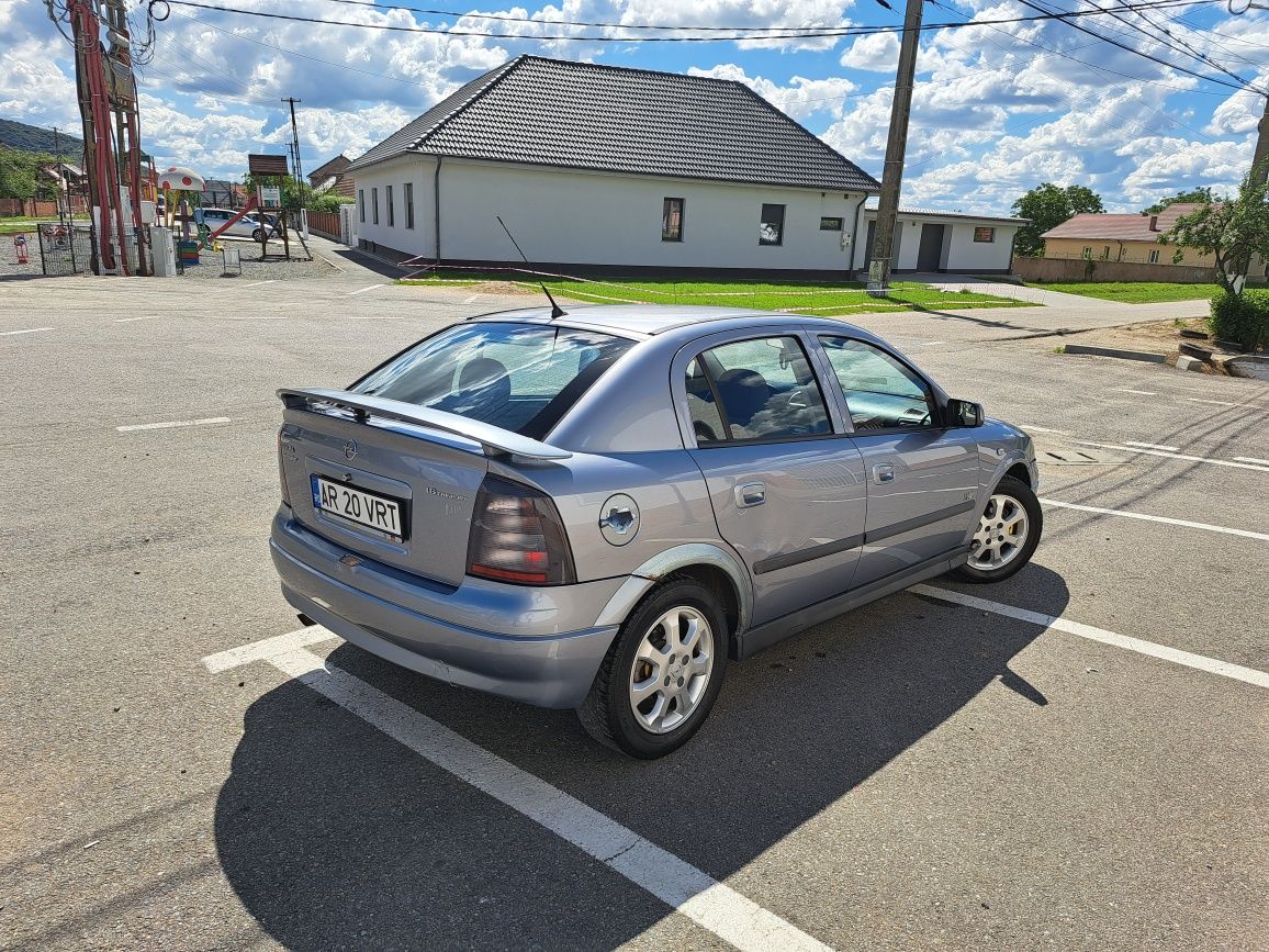 Opel Astra 1.6 i An 2001 pret 999€