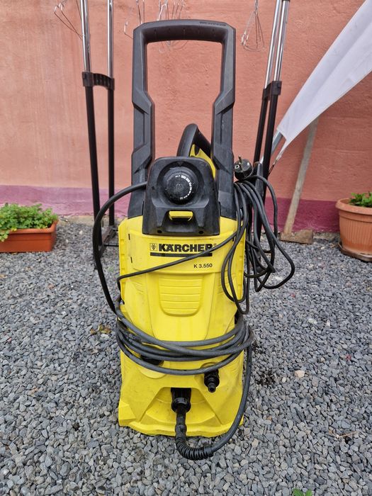 Vând aparat de spălat cu presiune Karcher