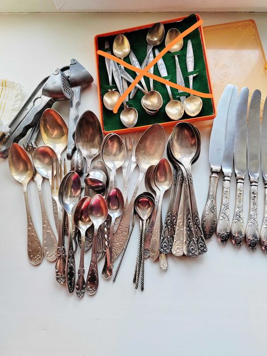 Мельхиоровые вилки ложки ножи