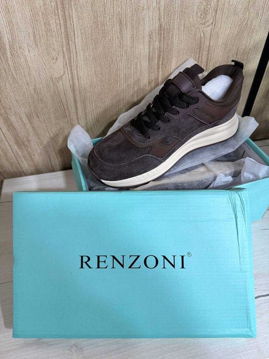 Кроссовки классные, Новые