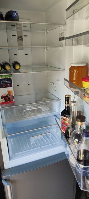 Vând Combina frigorifica Ariston Hotpoint