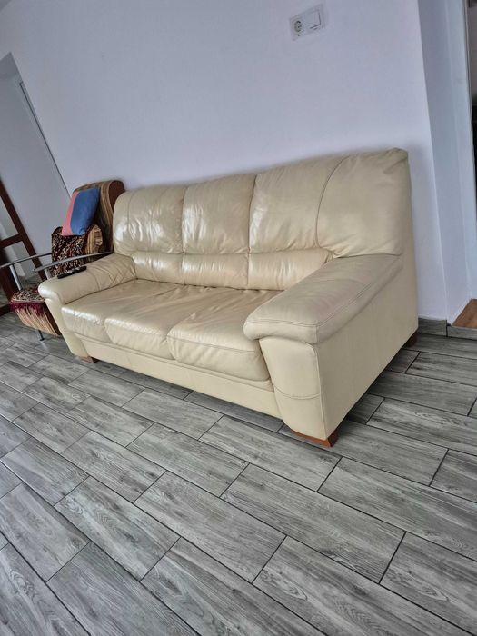 Vand canapea de piele