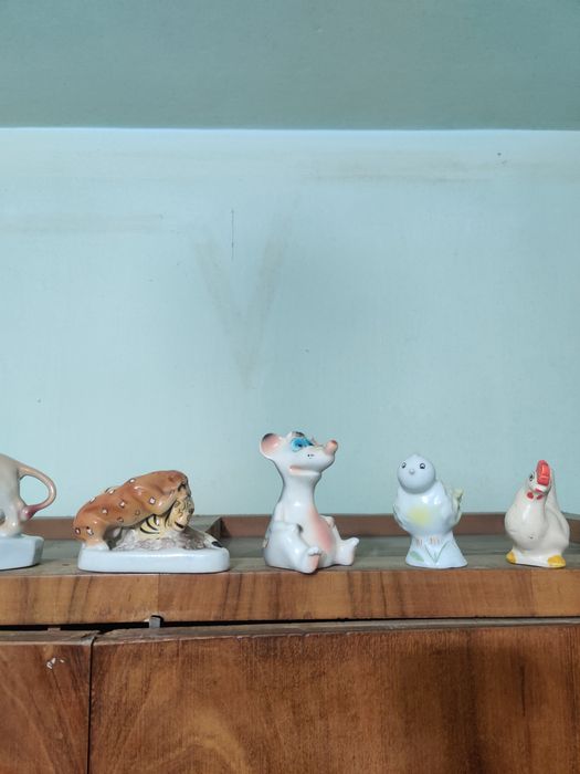 Vând bibelouri diferite modele și mărimi