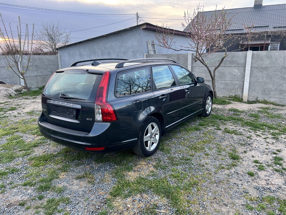 Volvo v50, 2009.    2.0 D , automat /navi