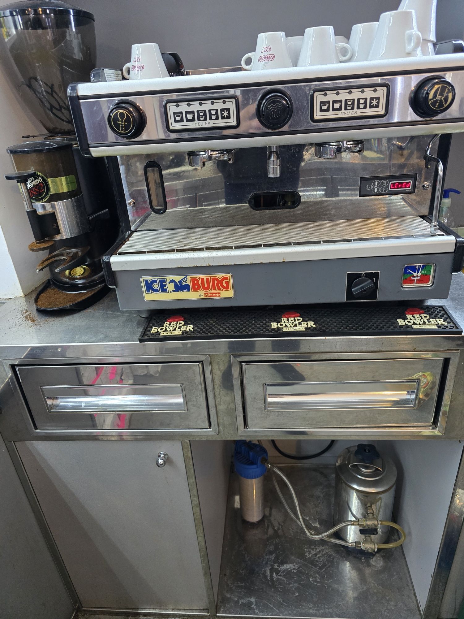 Expressor  dublu profesional cu rasnita de cafea  si 2 filtre de apa