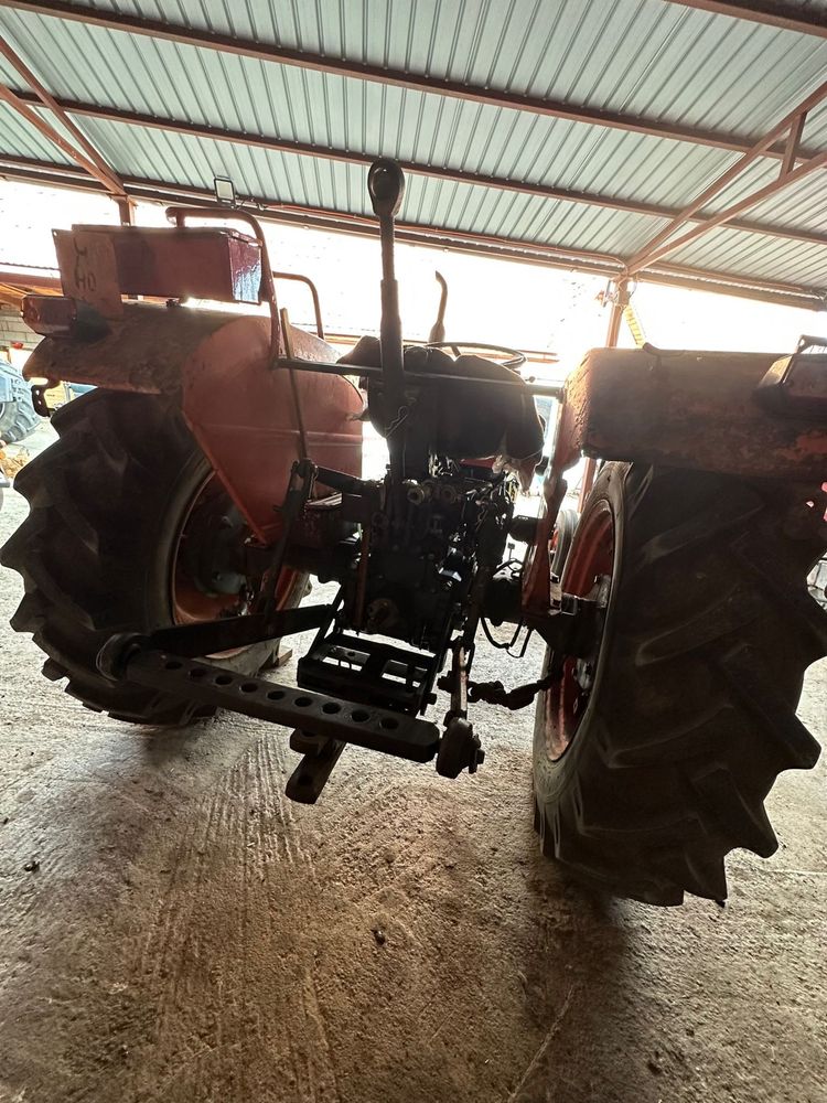 Vand tractor UTB 445