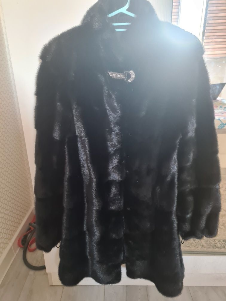Продам норковую шубу.