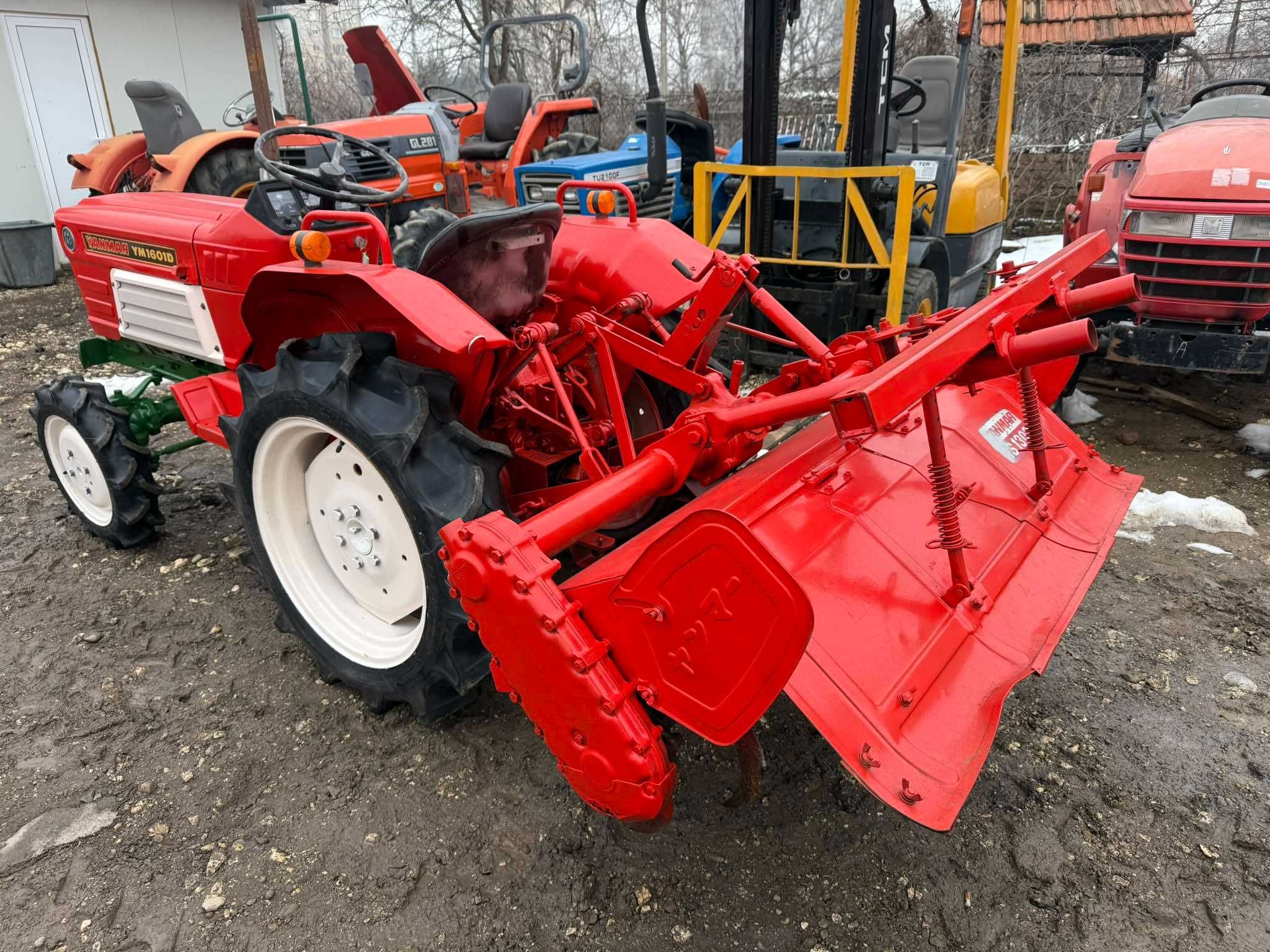 Трактор YANMAR YM1601D  4x4