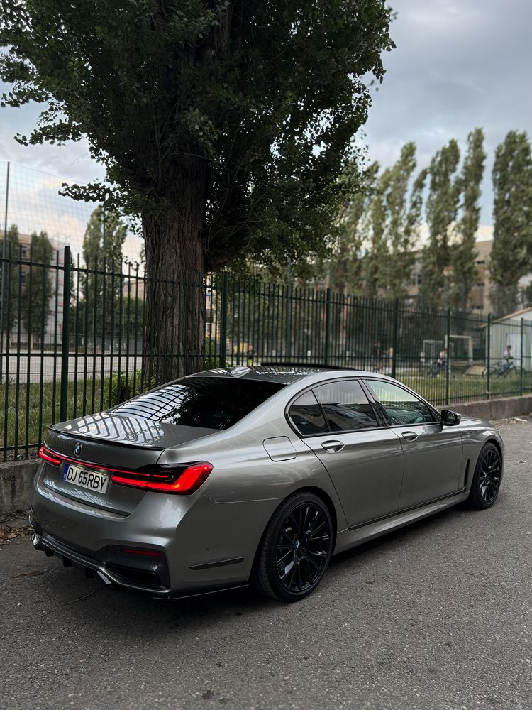Bmw seria 7 pachet M 745e hibrid