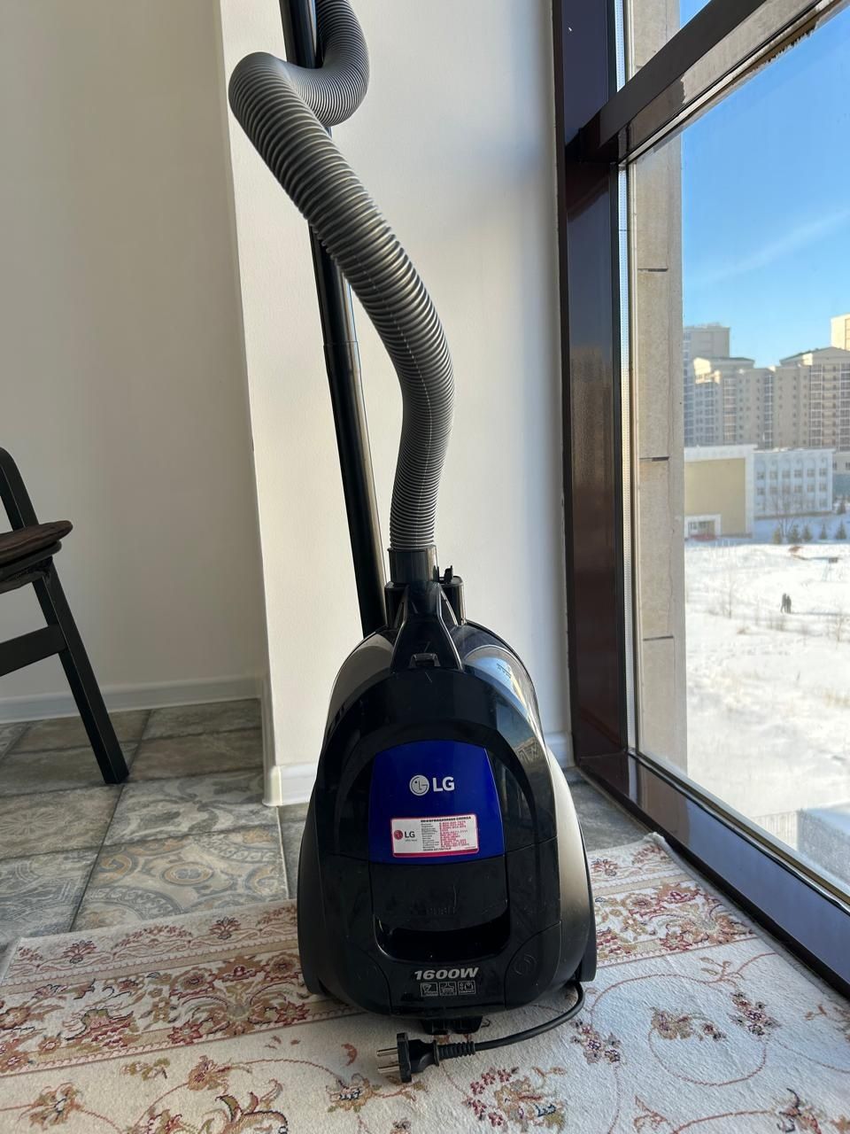 Пылесос LG 1600W