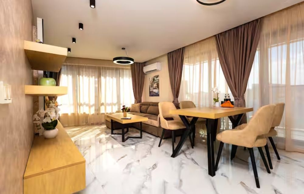Продава се Двустаен апартамент в Пловдив, Център - 69 кв.м за 2318 €/кв.м - Снимка #2
