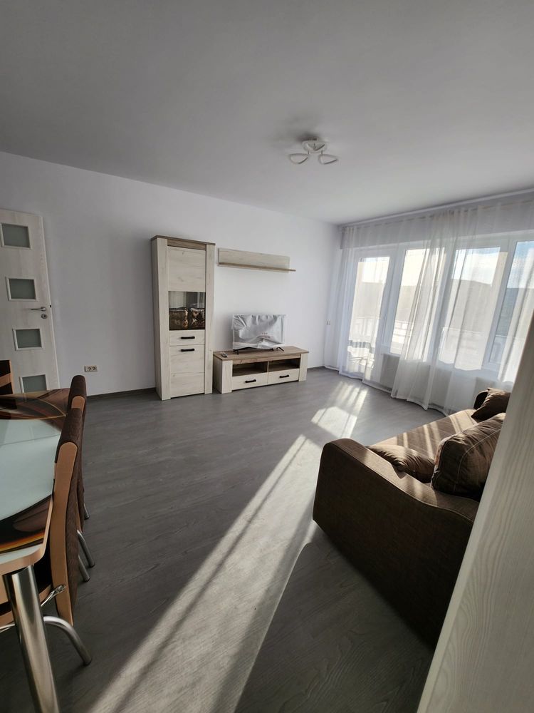 Închiriez apartament 2 camere 420€