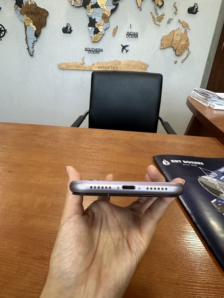 IPhone 11 , 126 GB