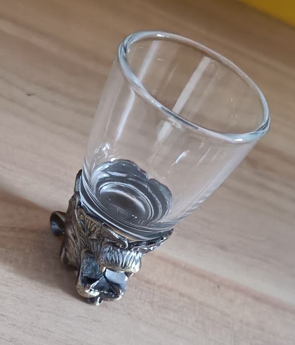 Продам набор стопок ― 12 животных Восточного календаря


В на