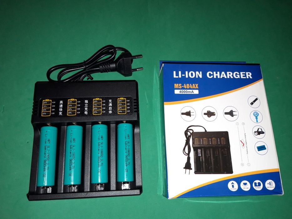 Incarcator Universal Li-Ion Pentru Acumulatori 18650 Cu 4 Porturi