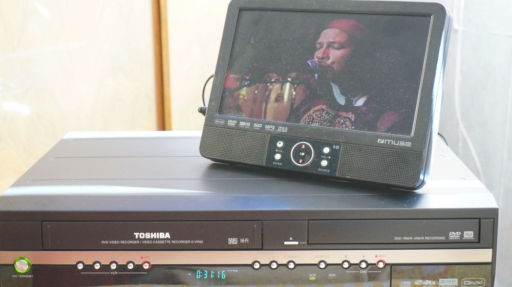 DVD recorder combo VHS Toshiba D-VR52 stereo Hi-Fi