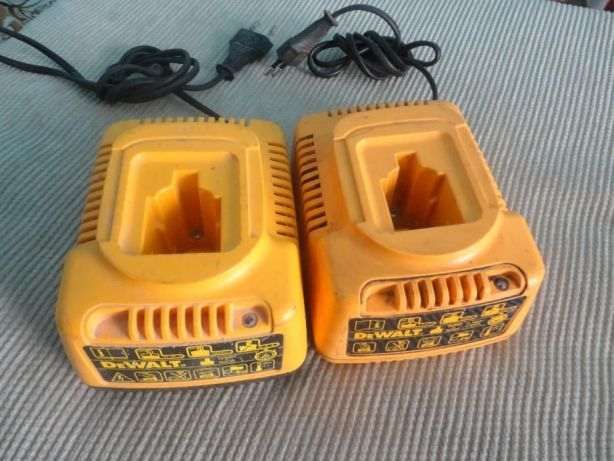 Incarcator acumulatori dewalt nou sau folosit