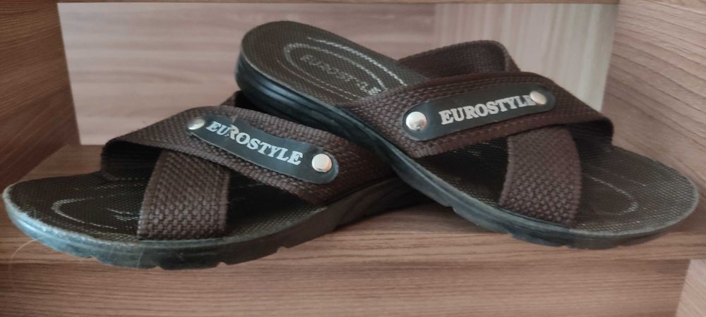 Продам летние сандалии и шлепки  на мальчика