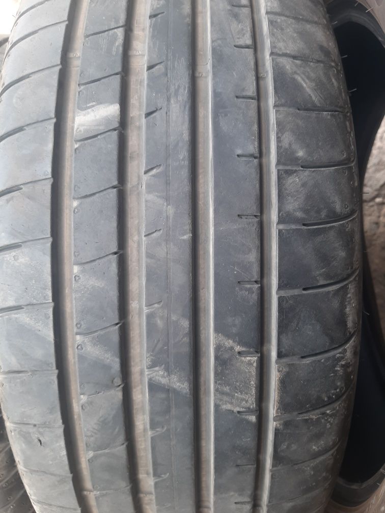 Продам шины 235/55/19 гудиер