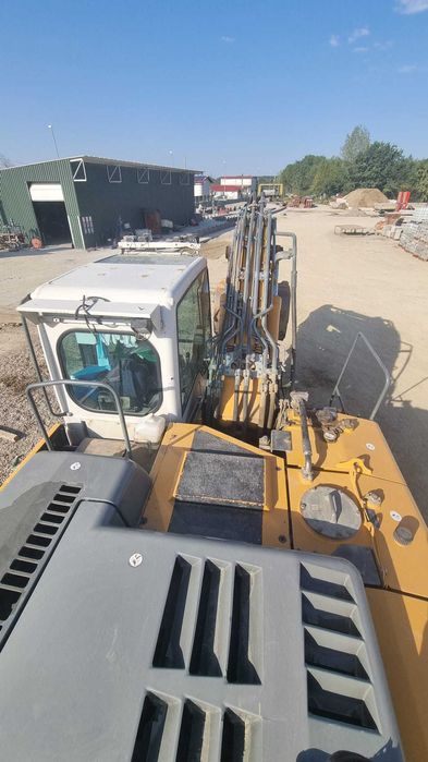 Excavator Liebherr R906