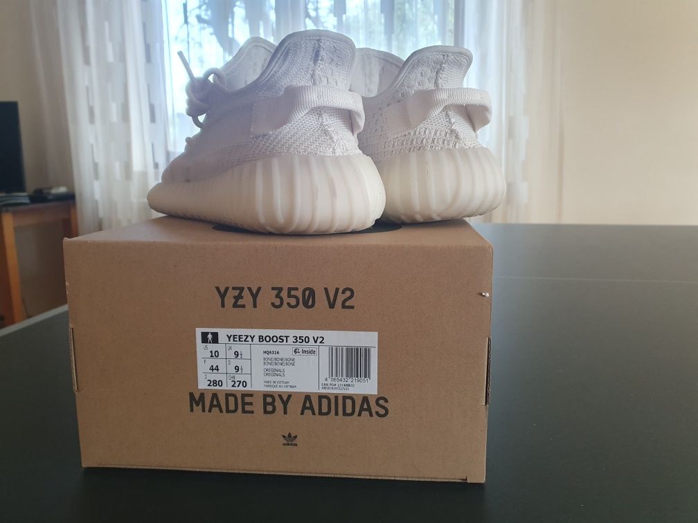 Yeezy Boost 350 V2 Bone, mărime 44