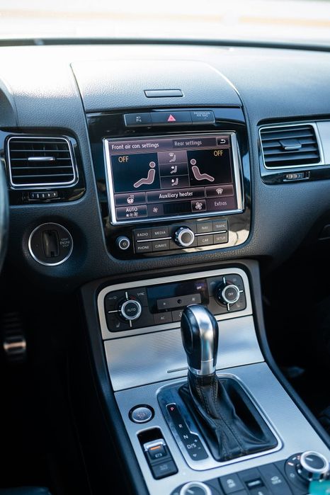 VW Touareg R-Line/CarPlay/360°/ACC/WEBASTO/ Panoramic/Keyless, Perne