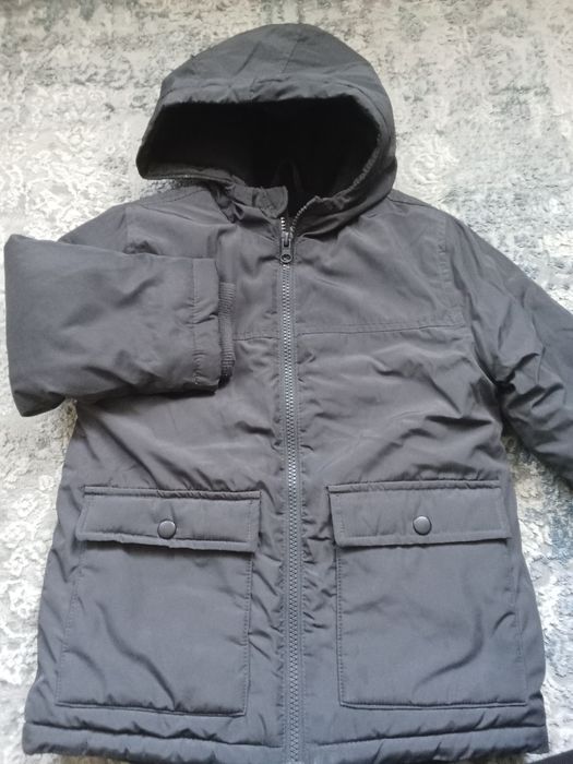 Продам детскую куртку на мальчика в отличном состоянии  3 4 годик зван