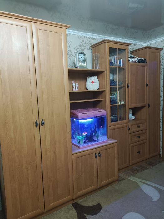 Продам стенку недорого.