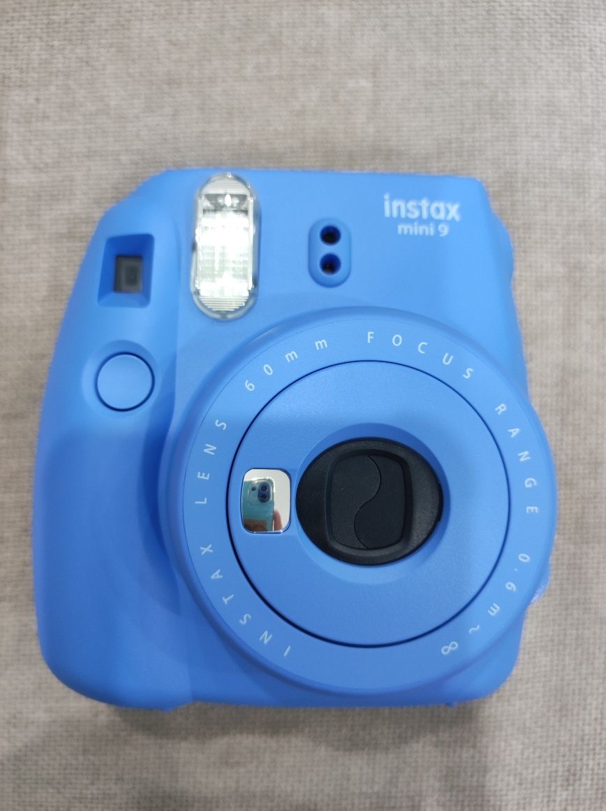 Продам instax mini 9