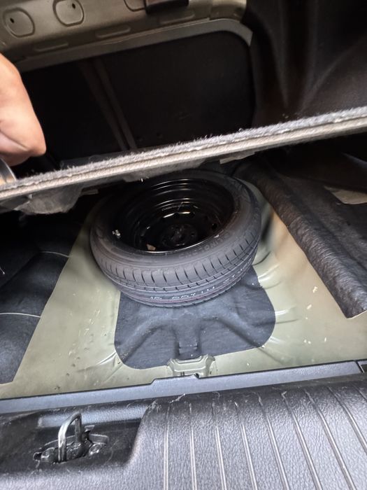 Jentra qora toza kraska  aftamat karobka