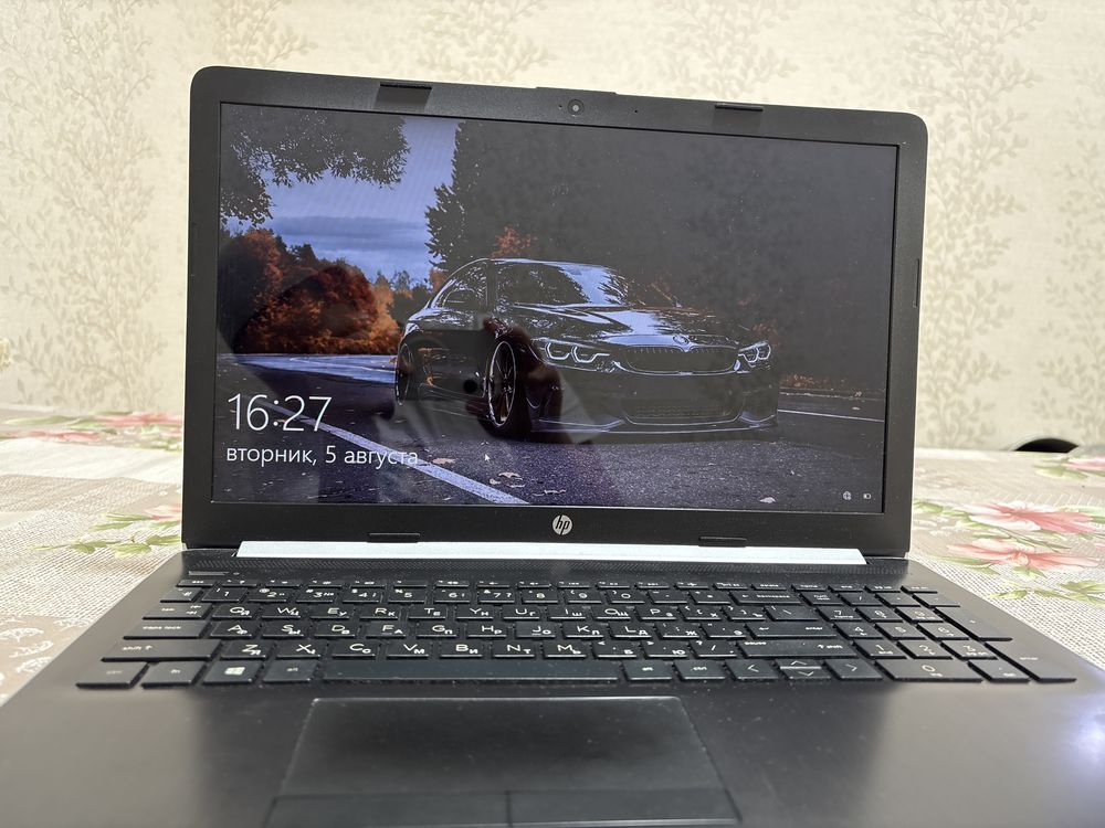 HP ноутбук с коробкой и зарядником