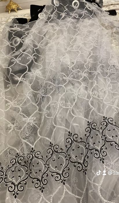 Продается тюль красивая.