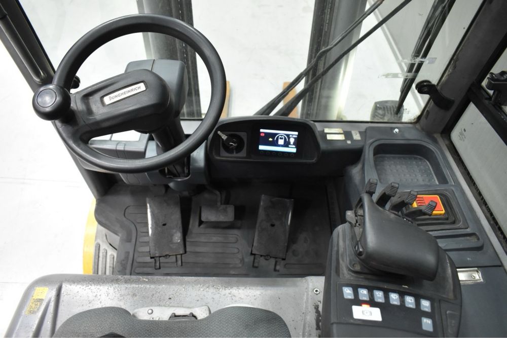 Stivuitor Jungheinrich EFG s30 din 2018