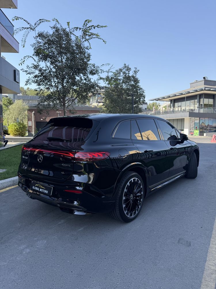 Mercedes bens EQS 580 suv Full