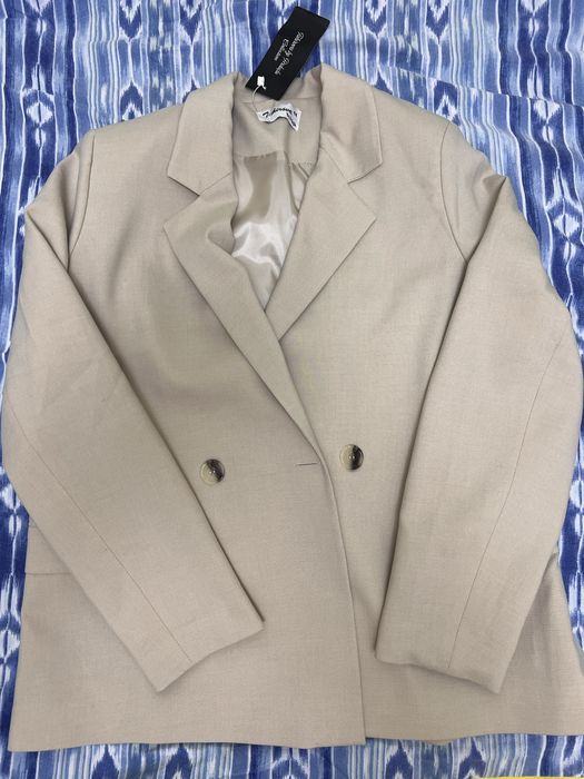 Стильная тройка для девушки — жилет, пиджак и брюки