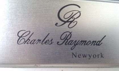 Charles Raymond set original un cadou special !