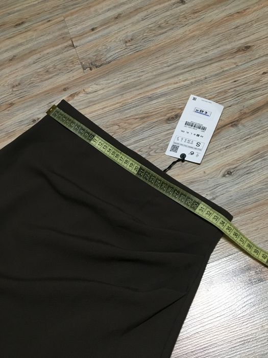 Fusta asimetrica Zara