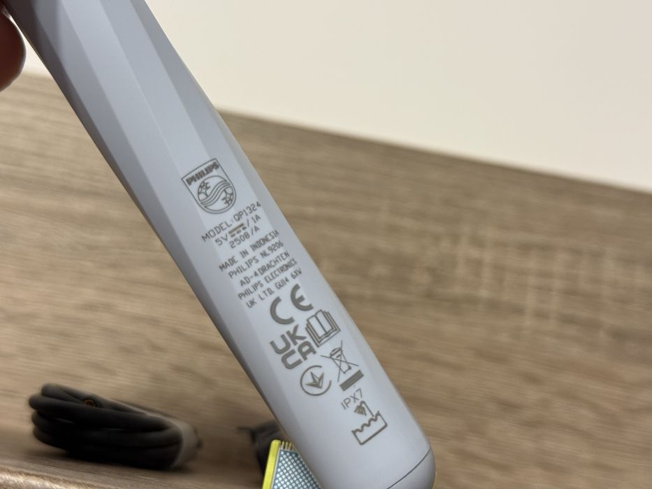 Aparat de barbierit si tuns Philips OneBlade QP1324