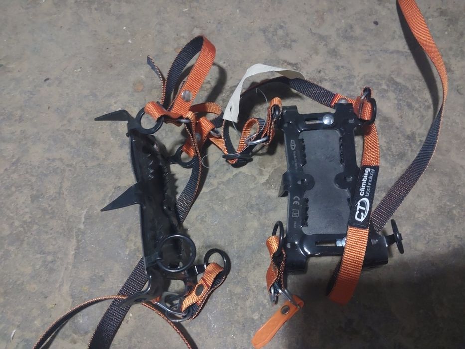 Vând colțare munte