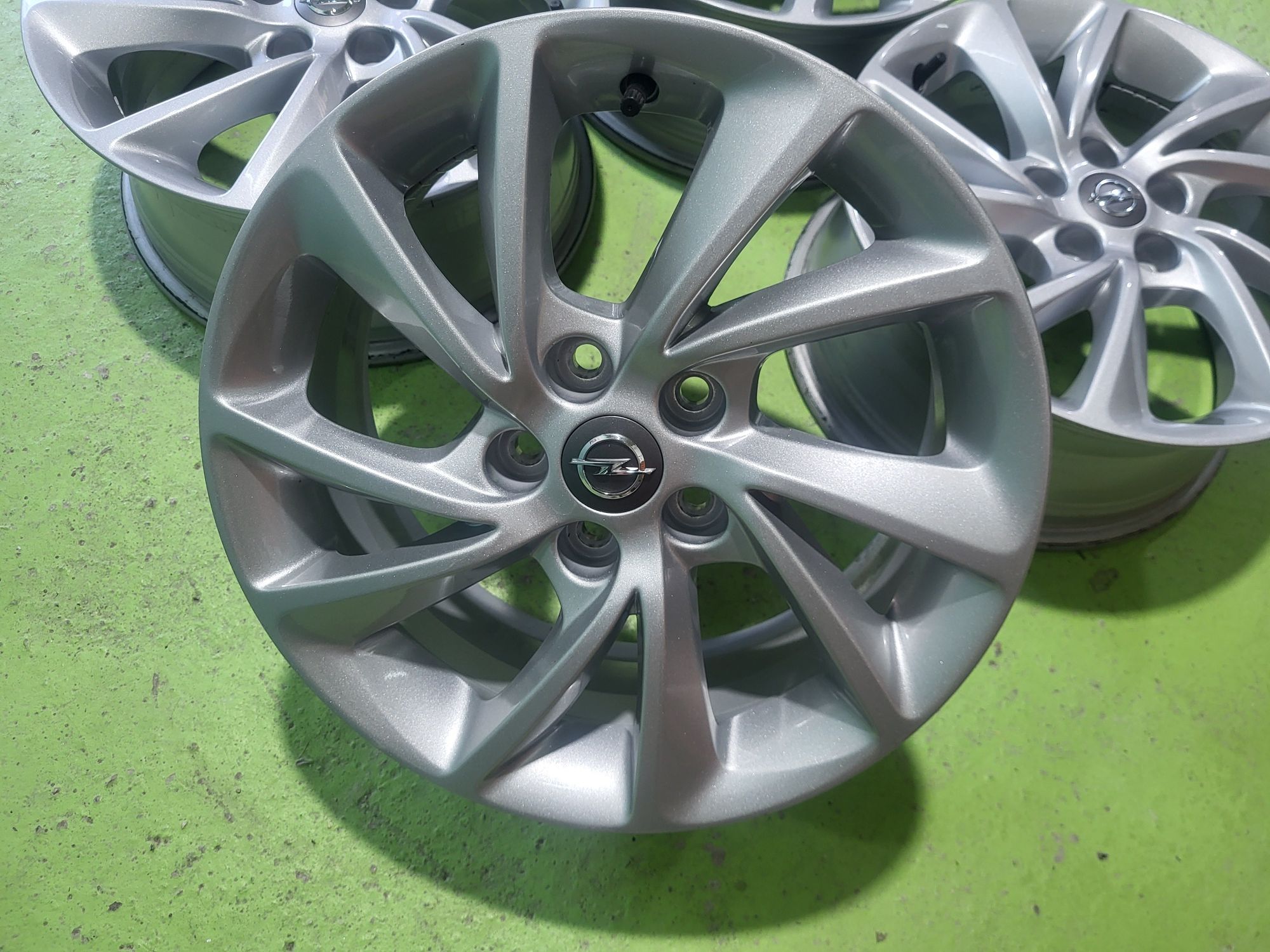 16 5x105 Opel лети джанти 5х105 опел