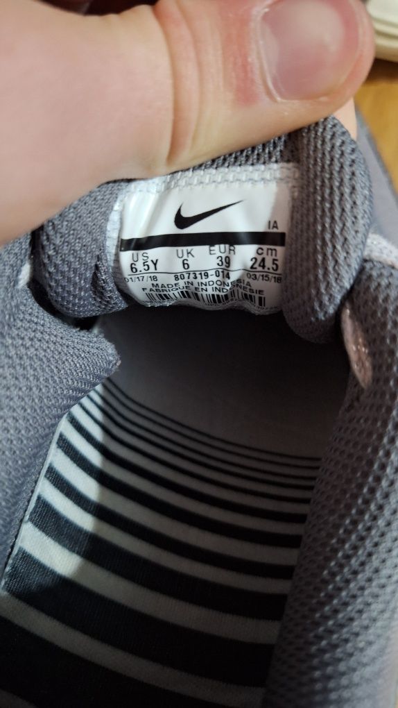 Vând papuci de damă Nike originali