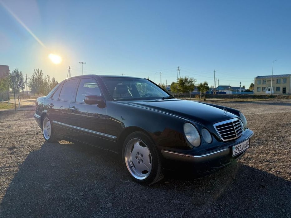 Продается машина Mercedes-Benz E-Class W210 (рестайлинг), 2000 год