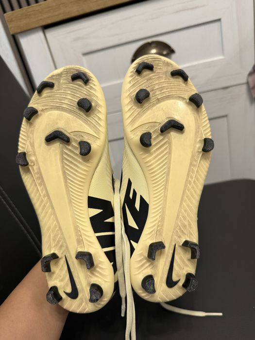 Бутонки Nike размери 33 и 34