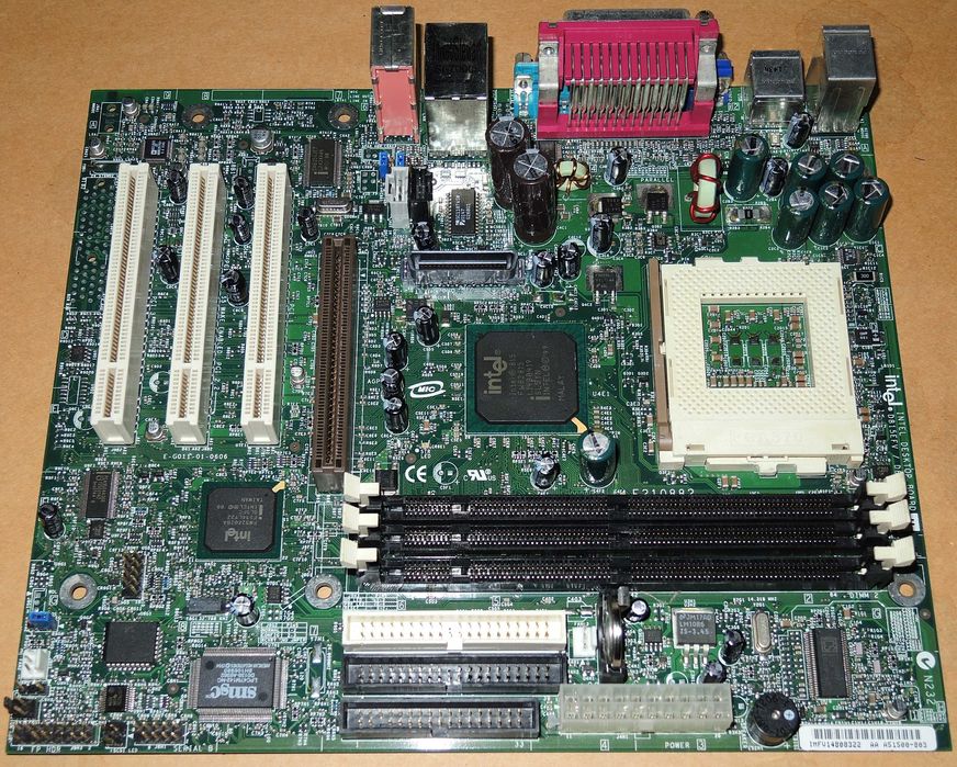 Intel D815EFVU Intel i815E Socket 370 Tualatin Support mATX Testat