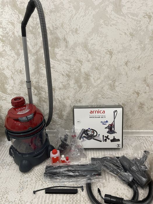 Продам б/у  Пылесос ARNICA Hydra Rain Plus красный