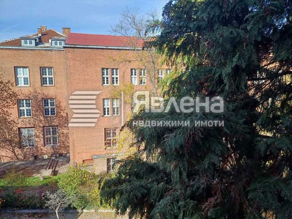 Дава се под наем Тристаен апартамент в София, Център - 95 кв.м за 443.7 € - Снимка #14