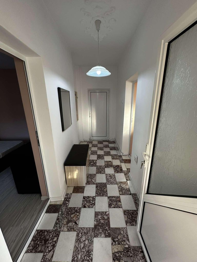 Дава се под наем Етаж от къща в Варна, Цветен квартал - 65 кв.м за 425 € - Снимка #11