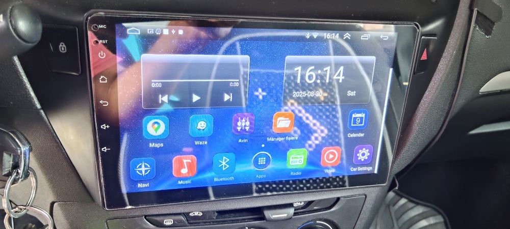 Navigație dedicată Peugeot 301